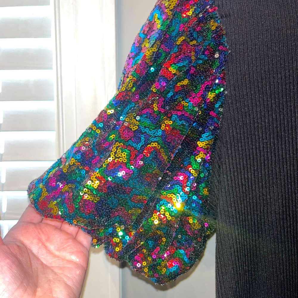 BOUTIQUE Elliana Black Multi Color Rainbow Sequin Puff Sleeve Fitted Top XL - Picture 4 of 12
